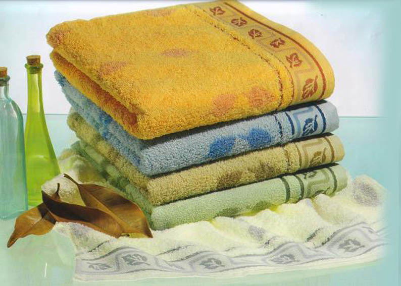 Спадающее полотенце. Спало полотенце. Много разных полотенец. Полотенца орнамент Ozdilek. Слово полотенце на картинке.